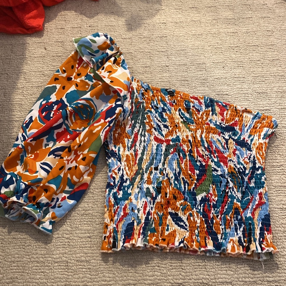 One shoulder colorful top